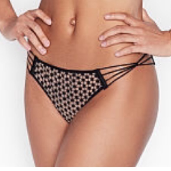 Z24 Victoria’s Secret 2pc Bundle 34C + Medium Panty NWT - Picture 2 of 9